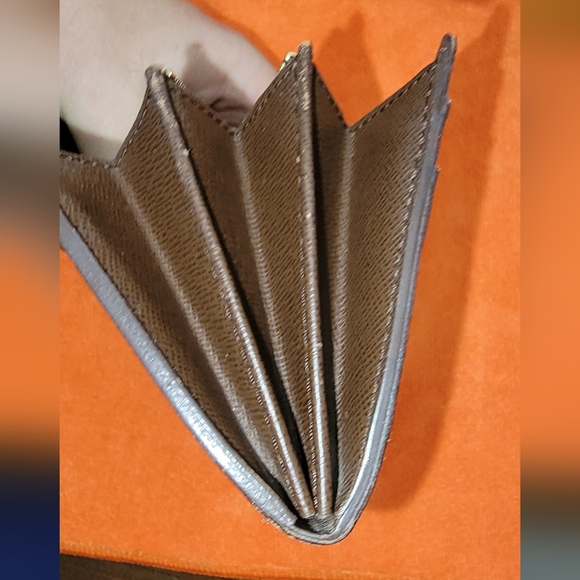 Louis Vuitton Damier Ebene Pattern Coated Canvas Wallet w/box - Picture 7 of 14